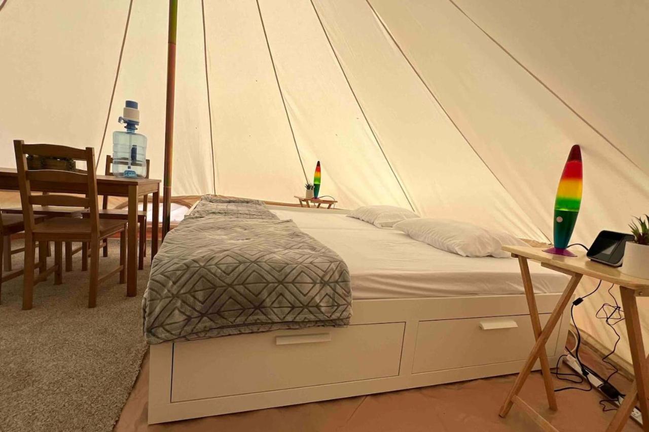 Glamping Tent On The River Klamath Buitenkant foto