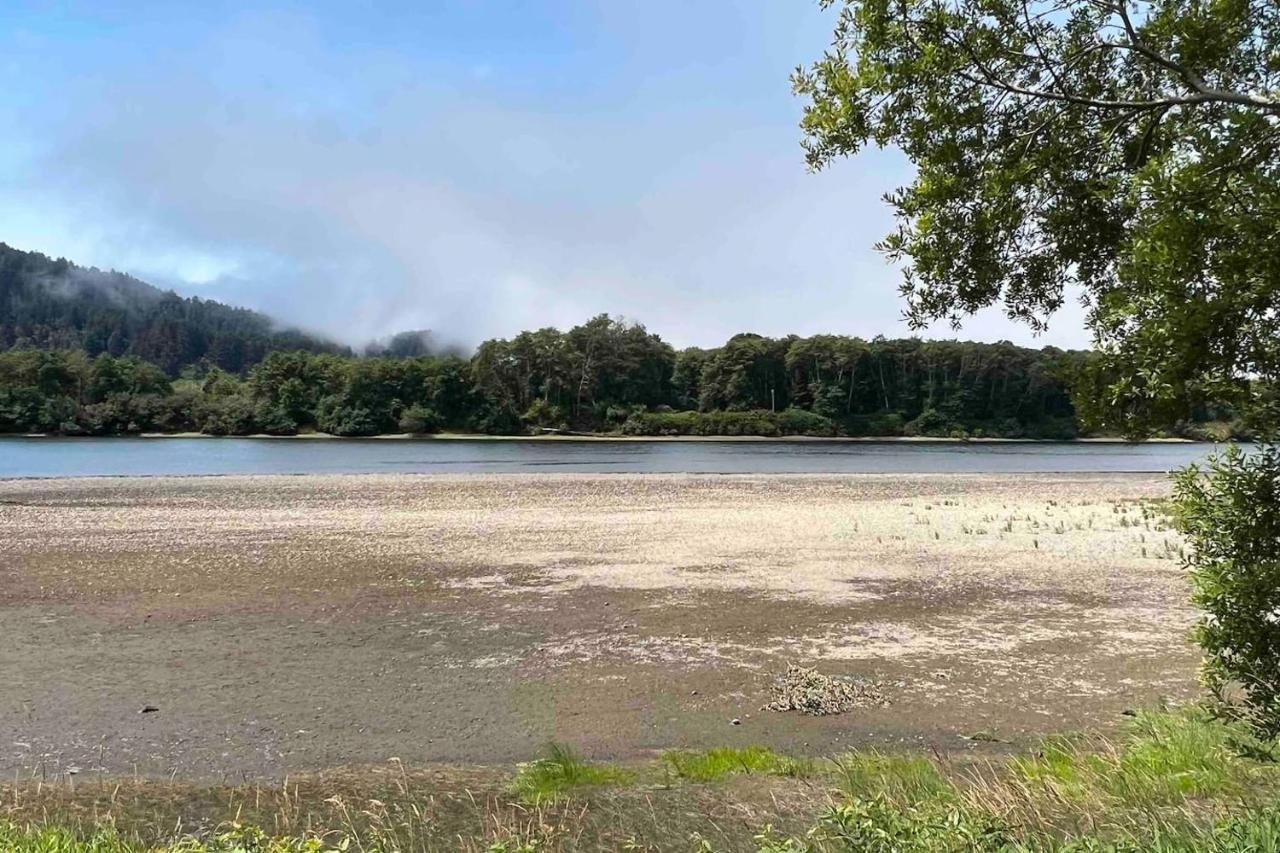 Glamping Tent On The River Klamath Buitenkant foto