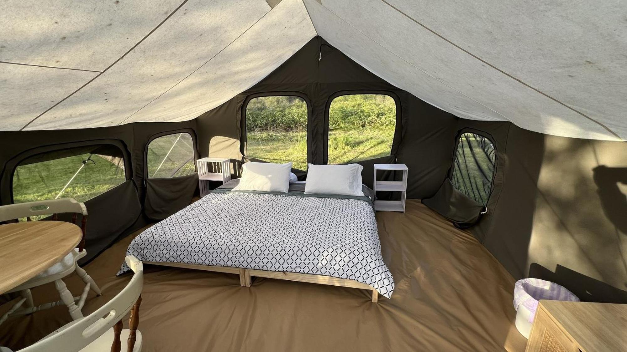 Glamping Tent On The River Klamath Buitenkant foto